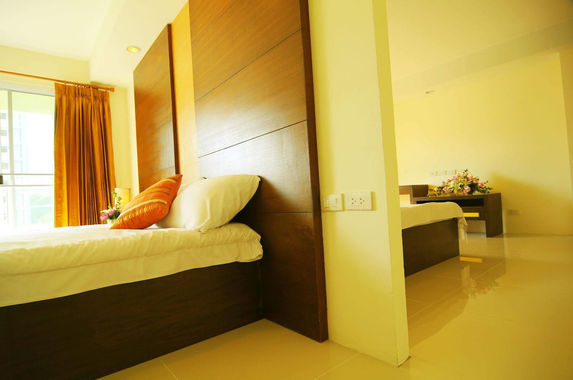 Grand Living Residence Chiang Mai Exterior photo